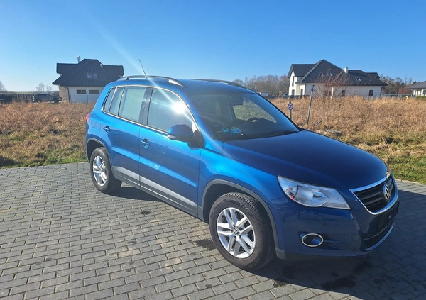 Volkswagen Tiguan cena 27500 przebieg: 301000, rok produkcji 2007 z Kołobrzeg małe 301